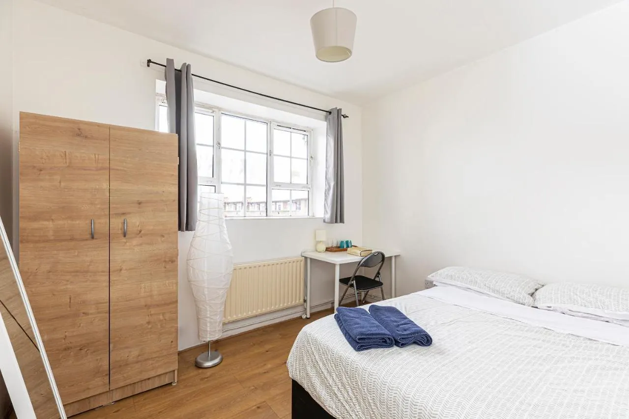 Tower Bridge Accommodations - 11 London Homestay