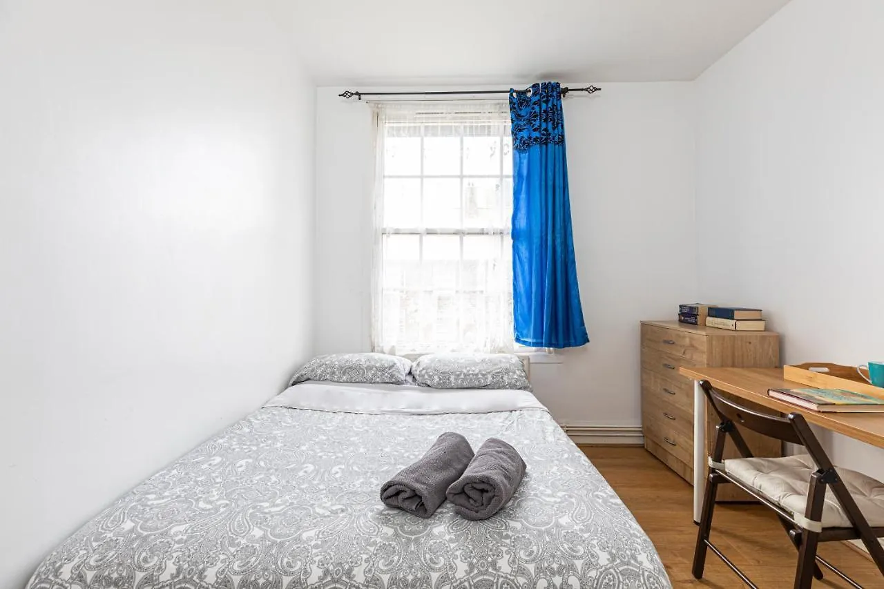Homestay Tower Bridge Accommodations - 11 London United Kingdom