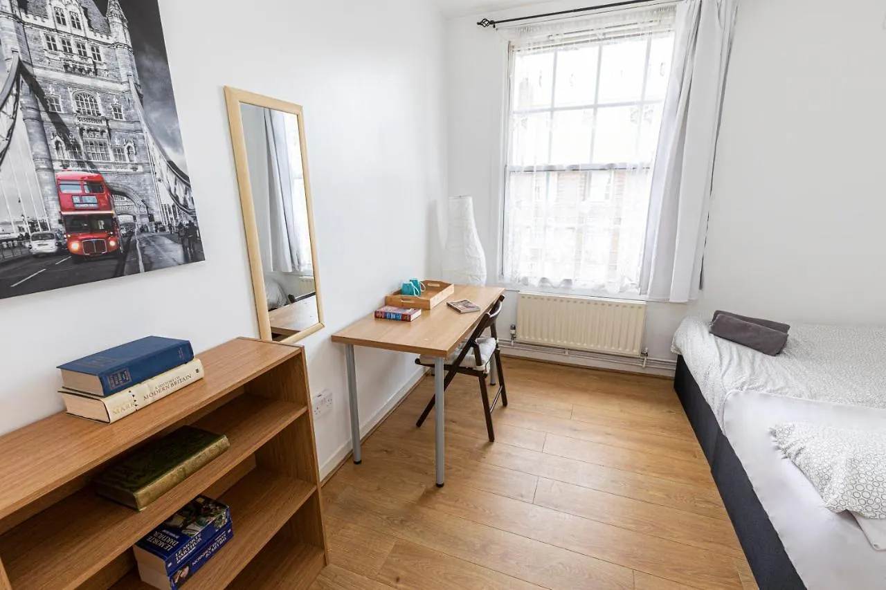 Tower Bridge Accommodations - 11 London Homestay