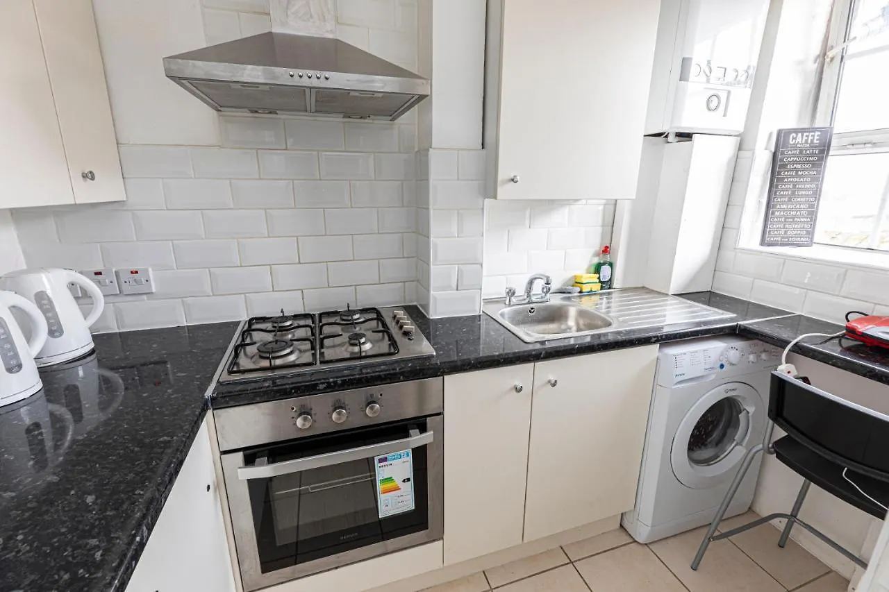 Homestay Tower Bridge Accommodations - 11 London United Kingdom